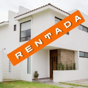 CASA AMUEBLADA EN RENTA EN LAS PLAZAS