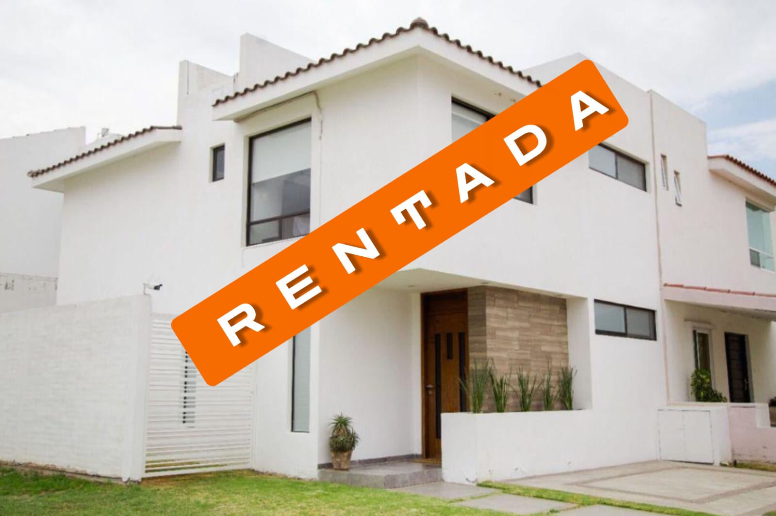 CASA AMUEBLADA EN RENTA EN LAS PLAZAS